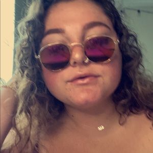 Meet your Posher, Sterling